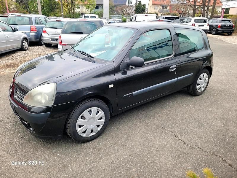Używany Renault Clio II 75 KM (55 kW) 2005 Czarny Hatchback