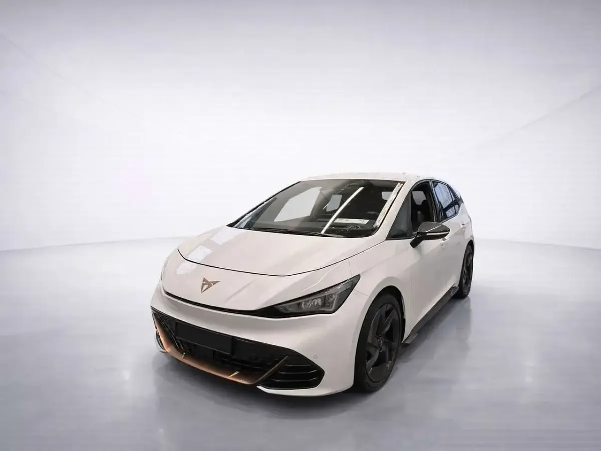 Gebraucht Cupra Born e-Boost 169 kW (231 PS) 2023 Eisweiß Kleinwagen
