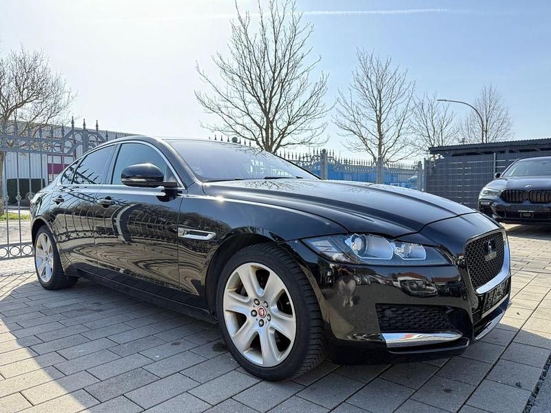 Gebraucht Jaguar XF 179 PS (131 kW) 2016 Schwarz Limousine