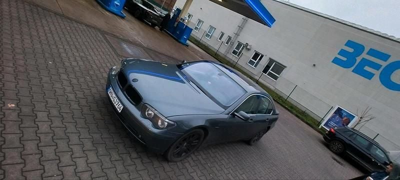 Grau Gebraucht 2001 BMW 735 Limousine | 2.999 € (Guter Preis) - Bild 1/4