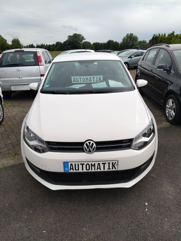 Weiß Gebraucht 2010 VW Polo Comfortline Limousine | 8.800 € (Fairer Preis) - Bild 1/4