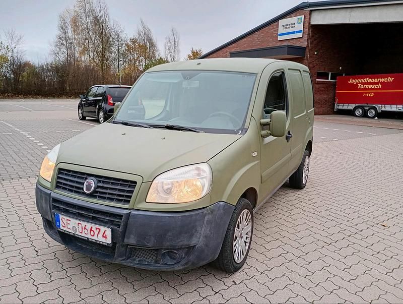 Grün Gebraucht 2009 Fiat Doblò Van / Kleinbus | 1.799 € (Guter Preis) - Bild 1/4