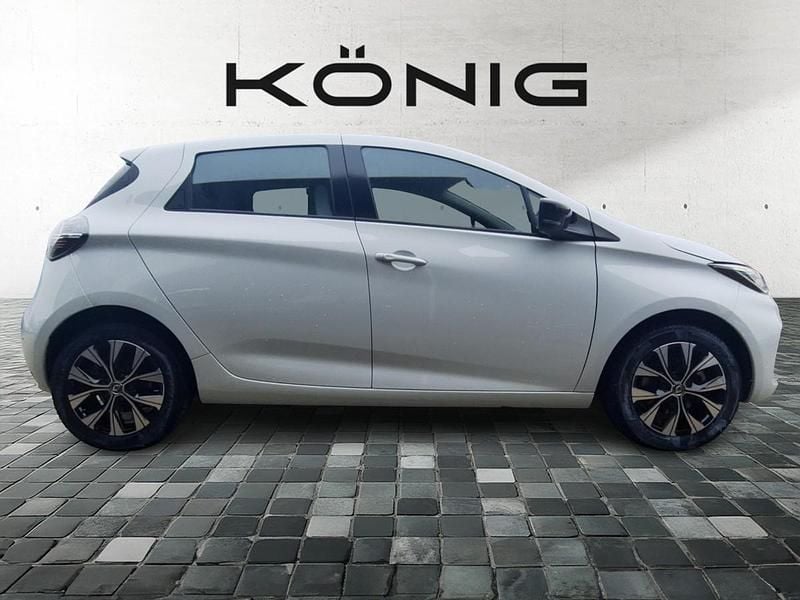 Second-hand Renault Zoe Evolution 100 kW (136 CP) 2024 Alb Hatchback