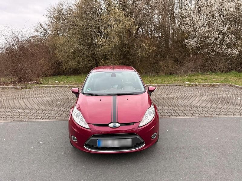 Gebraucht Ford Fiesta 82 PS (60 kW) 2009 Rot Kleinwagen