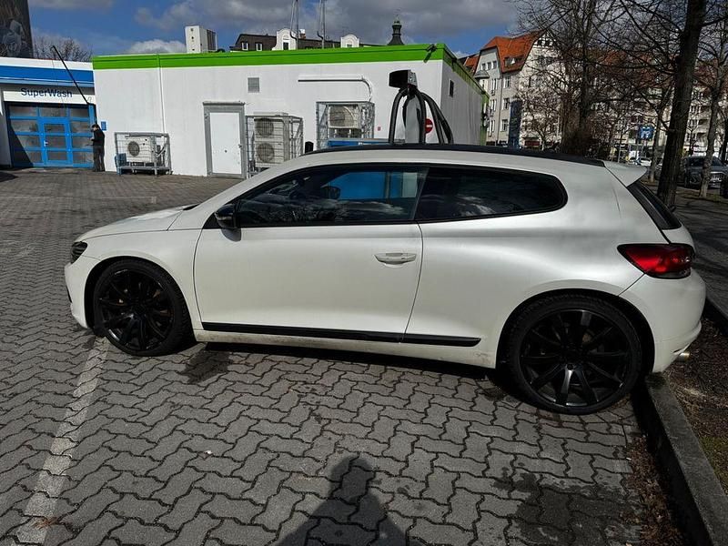 Gebraucht VW Scirocco 160 PS (117 kW) 2009 Weiß Coupé