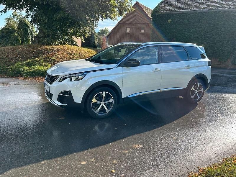 Weiß Gebraucht 2019 Peugeot 5008 Allure Van / Kleinbus | 19.500 € (Superpreis) - Bild 1/4