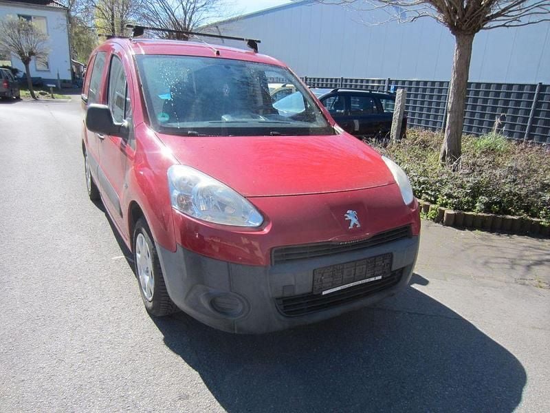 Gebraucht Peugeot Partner 98 PS (72 kW) 2013 Rot Van / Kleinbus