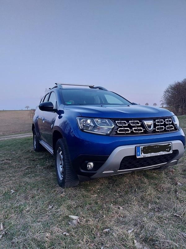 Gebraucht Dacia Duster Celebration 131 PS (96 kW) 2021 Blau SUV