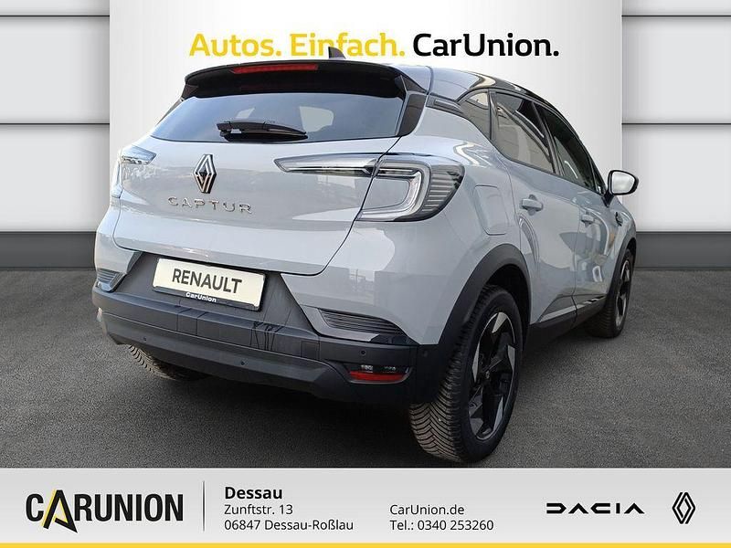 Neu Renault Captur Techno 91 PS (66 kW) 2025 Rafalgrau metallic, black pearlschwarz metallic SUV