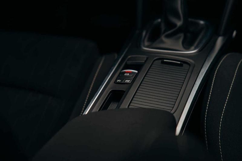 Gebraucht Renault Mégane IV LIMITED 140 PS (102 kW) 2020 Weiß Limousine