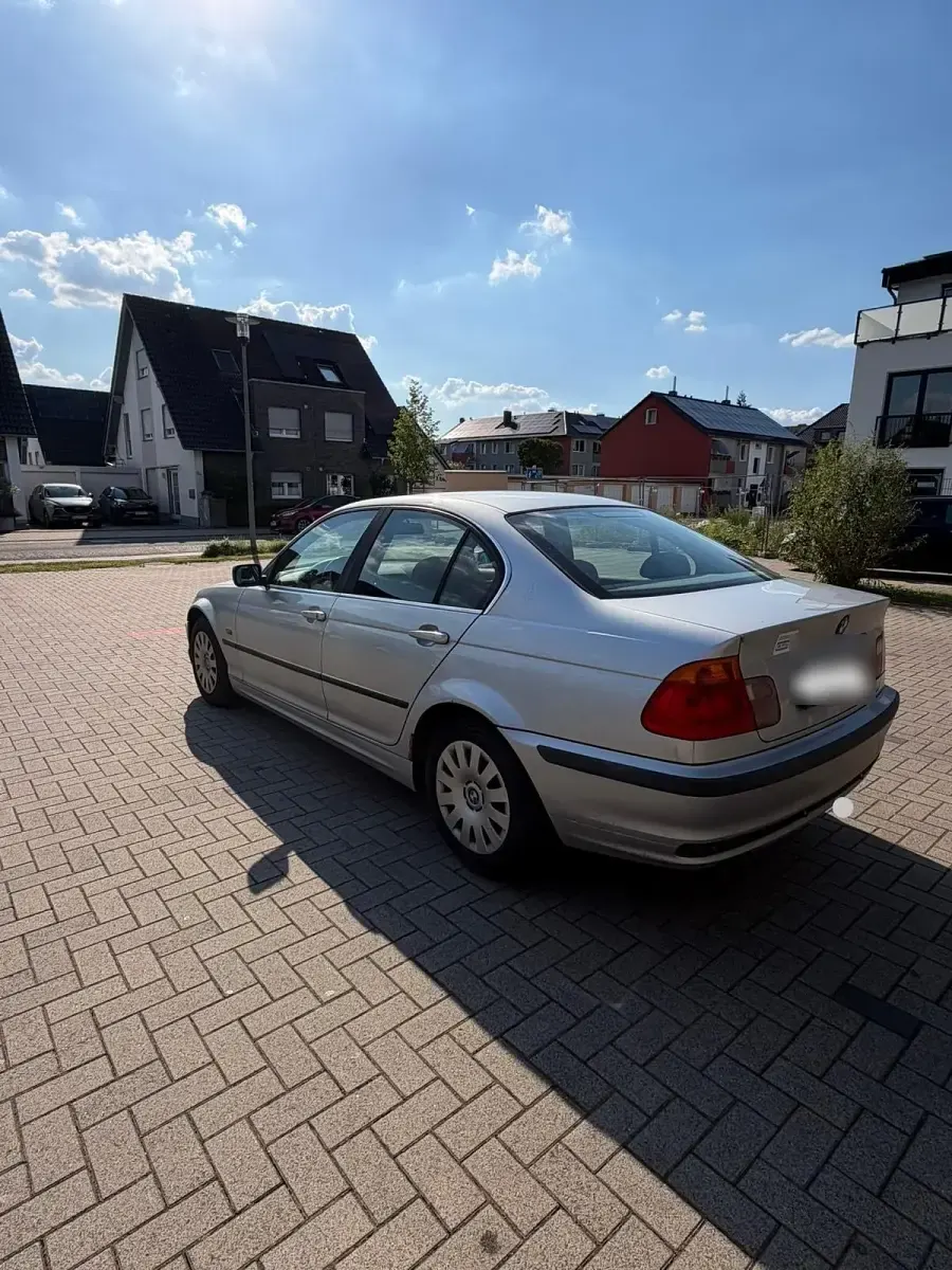 Gebraucht BMW 323 170 PS (125 kW) 1999 Silber Limousine