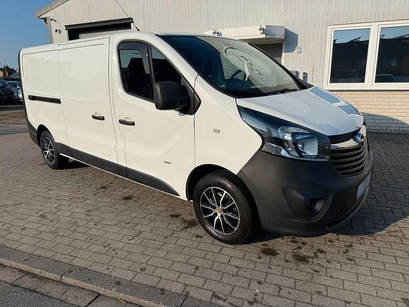 Gebraucht Opel Vivaro 120 PS (88 kW) 2017 Weiß Van / Kleinbus