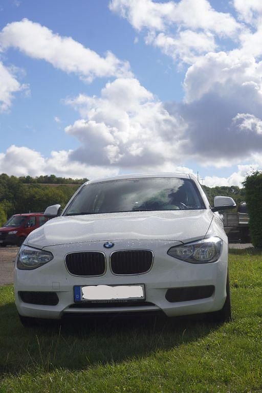 Weiß Gebraucht 2012 BMW 114 Kleinwagen | 6.600 € (Etwas zu teuer) - Bild 1/4