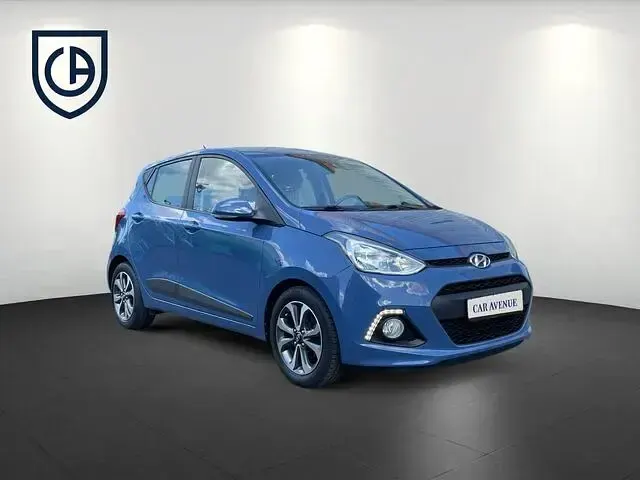 Gebraucht Hyundai i10 YES! Silver 87 PS (63 kW) 2015 Blau Kleinwagen