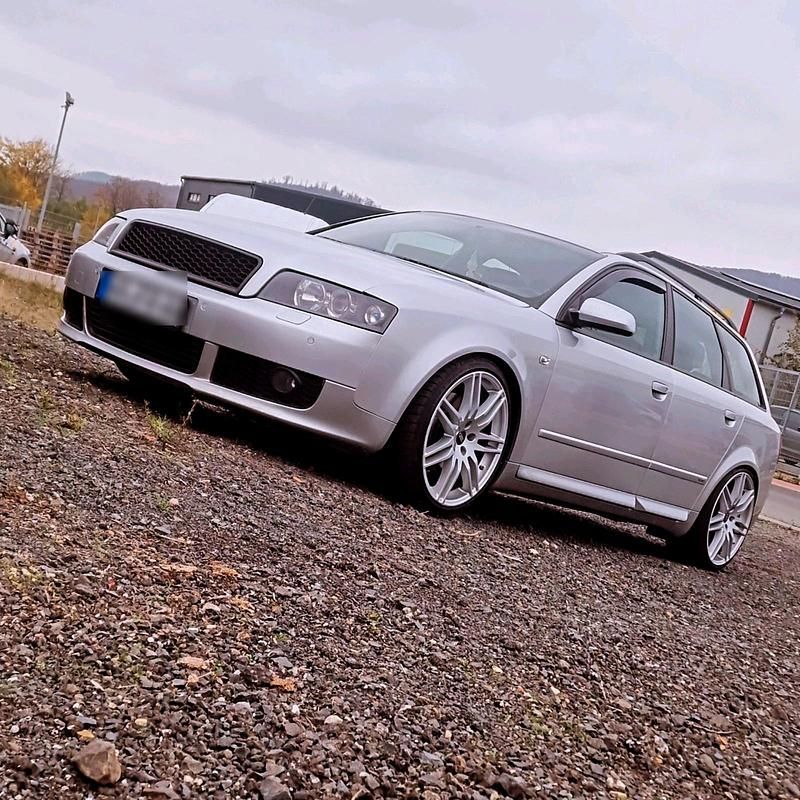 Silber Gebraucht 2004 Audi A4 Kombi | 7.999 € - Bild 1/4
