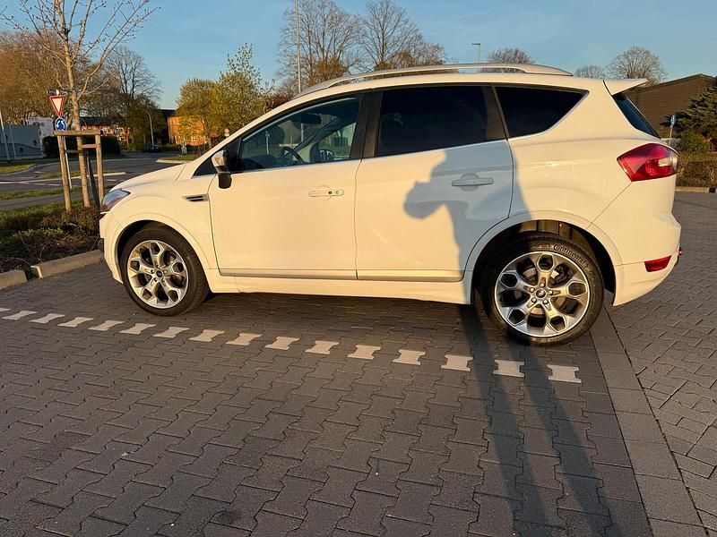 Gebraucht Ford Kuga Titanium 163 PS (119 kW) 2010 Weiß SUV