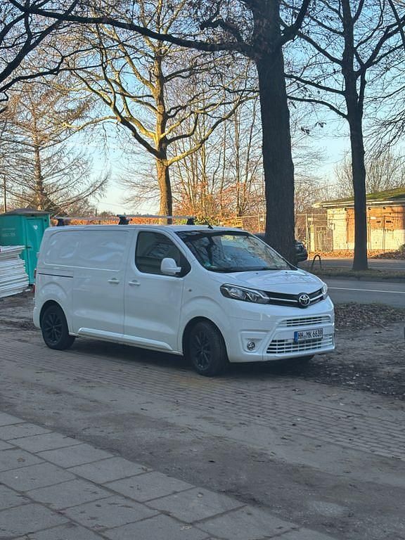 Gebraucht Toyota Proace 120 PS (88 kW) 2018 Weiß Van / Kleinbus
