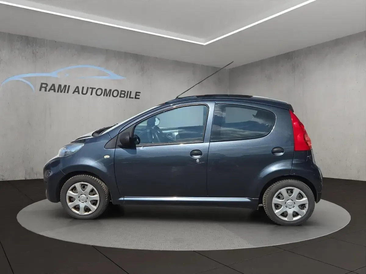 Gebraucht Peugeot 107 68 PS (50 kW) 2010 Grau Kleinwagen