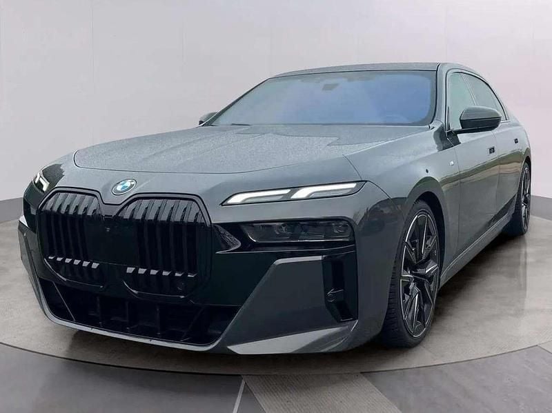 Dravitgrau metallic Gebraucht 2023 BMW 740 M Sport Limousine | 87.900 € - Bild 1/4