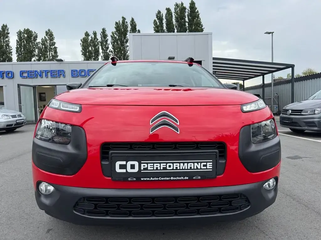 Gebraucht Citroën C4 Feel 82 PS (60 kW) 2017 Rot Limousine