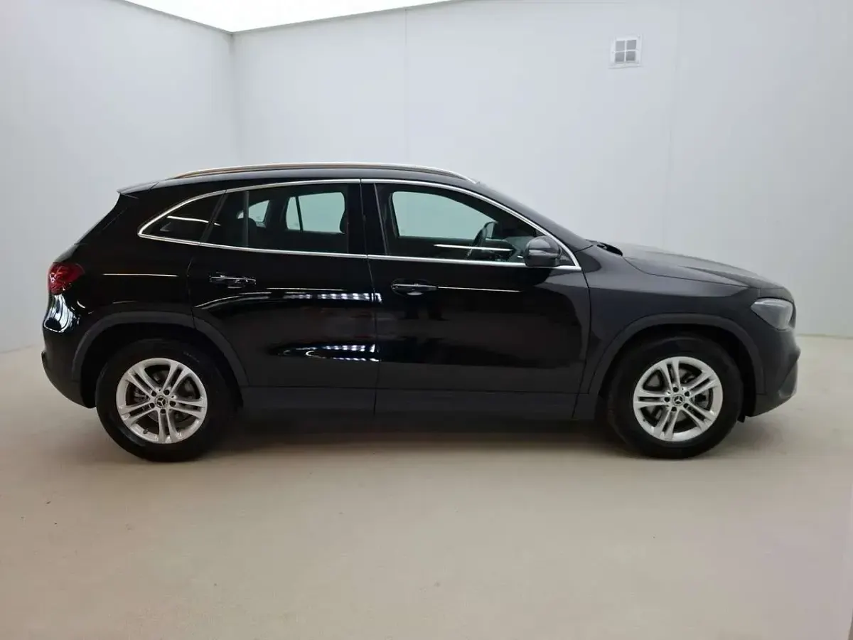 Gebraucht Mercedes GLA200 163 PS (119 kW) 2024 Unilack nachtschwarz SUV