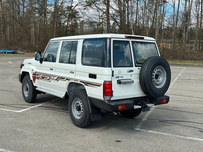 Neu Toyota Land Cruiser 228 PS (167 kW) 2026 Weiß SUV