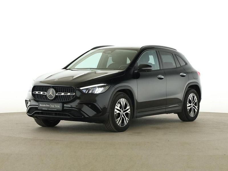 Gebraucht Mercedes GLA200 Progressive 163 PS (119 kW) 2025 Schwarz SUV