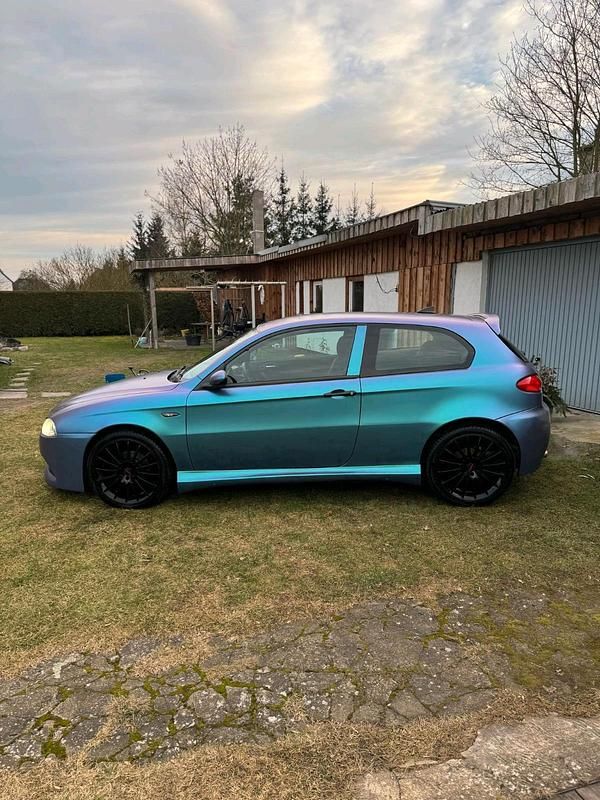 Gebraucht Alfa Romeo 146 120 PS (88 kW) 2006 Schwarz Kleinwagen