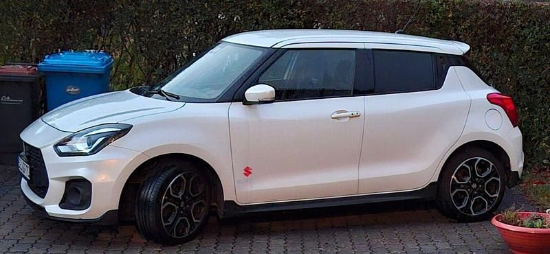 Weiß Gebraucht 2019 Suzuki Swift Sport Kleinwagen | 15.900 € (Fairer Preis) - Bild 1/4