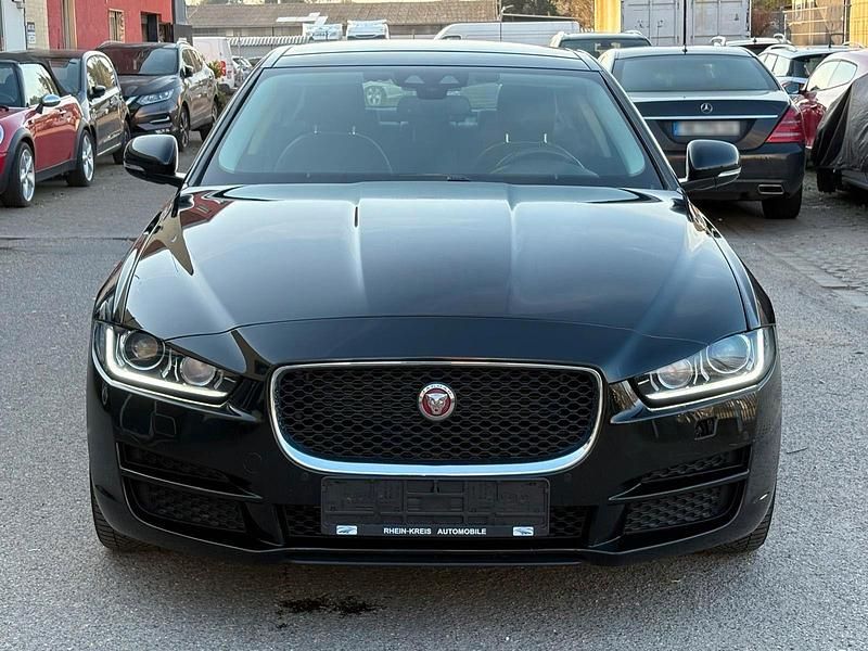 Gebraucht Jaguar XE Pure 179 PS (131 kW) 2016 Schwarz Limousine