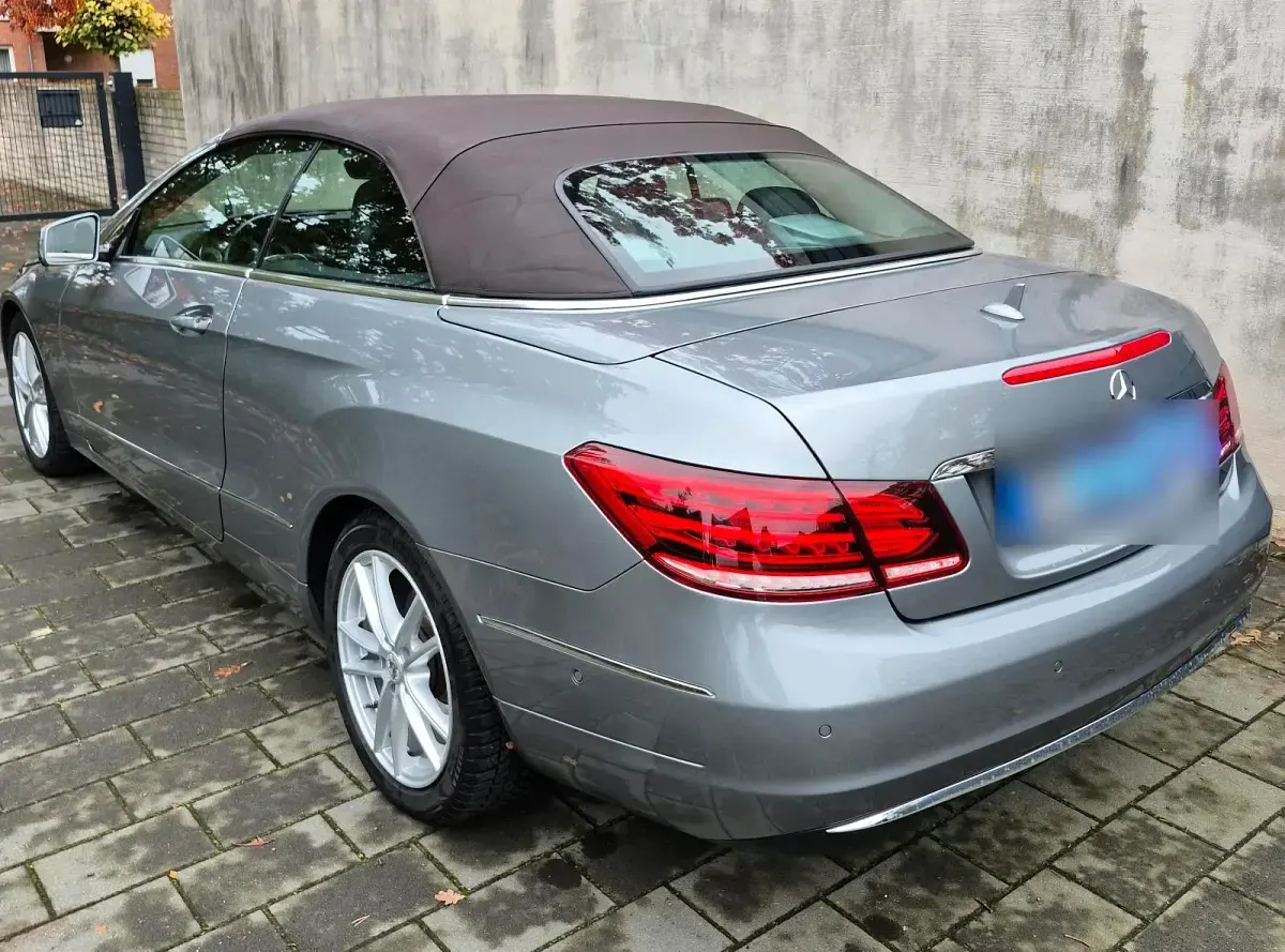 Usata Mercedes E250 Sport Edition 204 CV (150 kW) 2015 Argento Cabrio