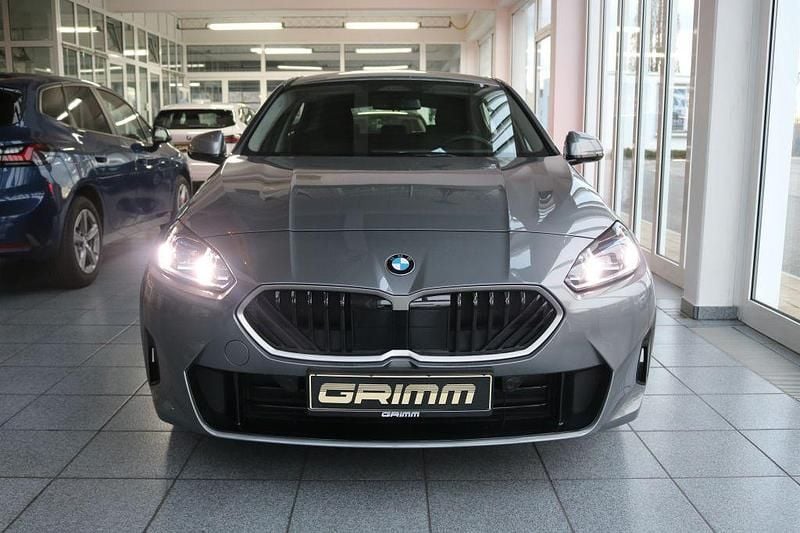 Gebraucht BMW 120 170 PS (125 kW) 2024 Skyscraper grau metallic (metallic) Kleinwagen