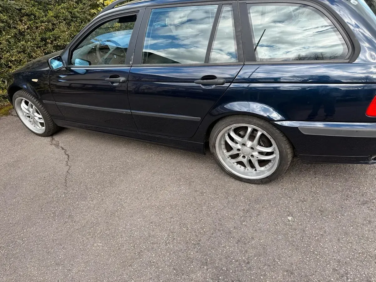 Gebraucht BMW 316 116 PS (85 kW) 2004 Blau Kombi