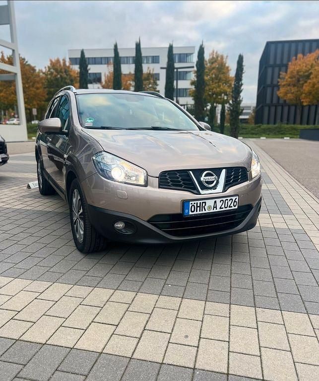 Braun Gebraucht 2012 Nissan Qashqai +2 Tekna SUV | 9.990 € (Fairer Preis) - Bild 1/4