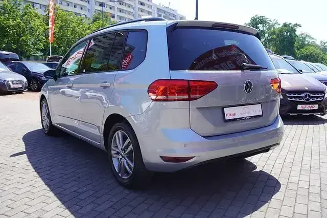 Gebraucht VW Touran 150 PS (110 kW) 2025 Oystersilbermet. Van / Kleinbus
