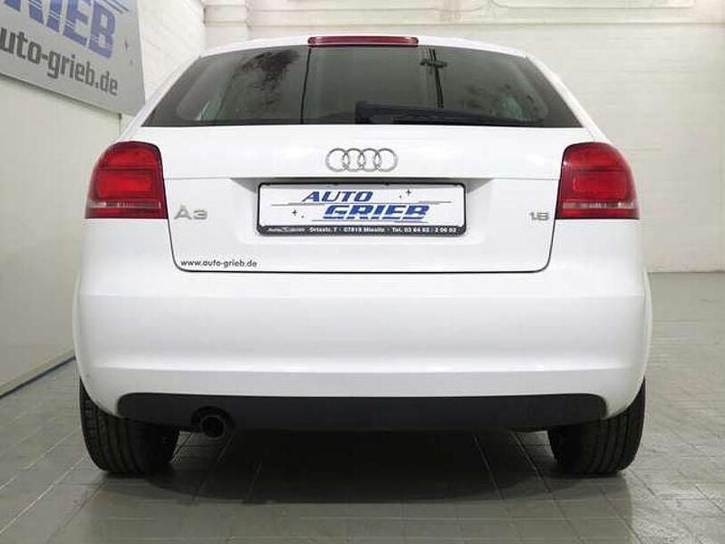 Gebraucht Audi A3 Attraction 102 PS (75 kW) 2010 Ibisweiß Kleinwagen