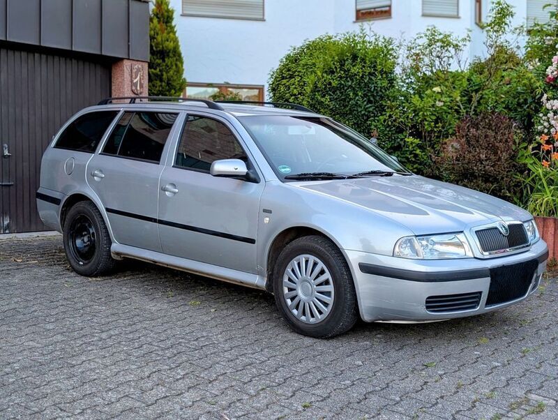 Silber Gebraucht 2004 Skoda Octavia Style Kombi | 3.990 € (Fairer Preis) - Bild 1/4
