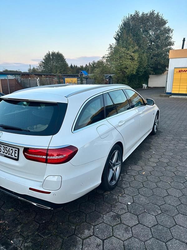 Gebraucht Mercedes E300 AMG 306 PS (225 kW) 2019 Weiß Kombi