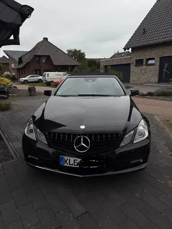 Usata Mercedes E250 Elegance 204 CV (150 kW) 2011 Nero Cabrio