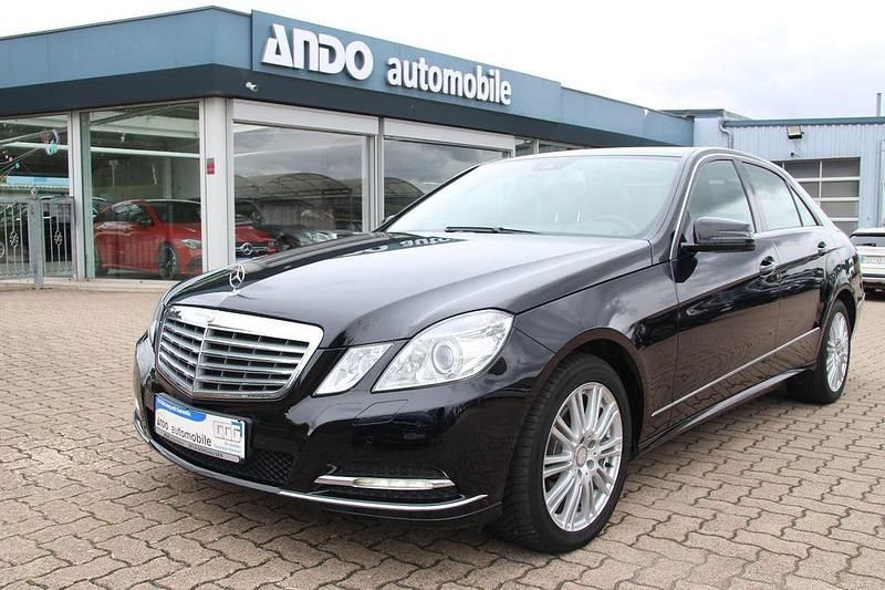 Gebraucht Mercedes E300 204 PS (150 kW) 2012 Schwarz Limousine