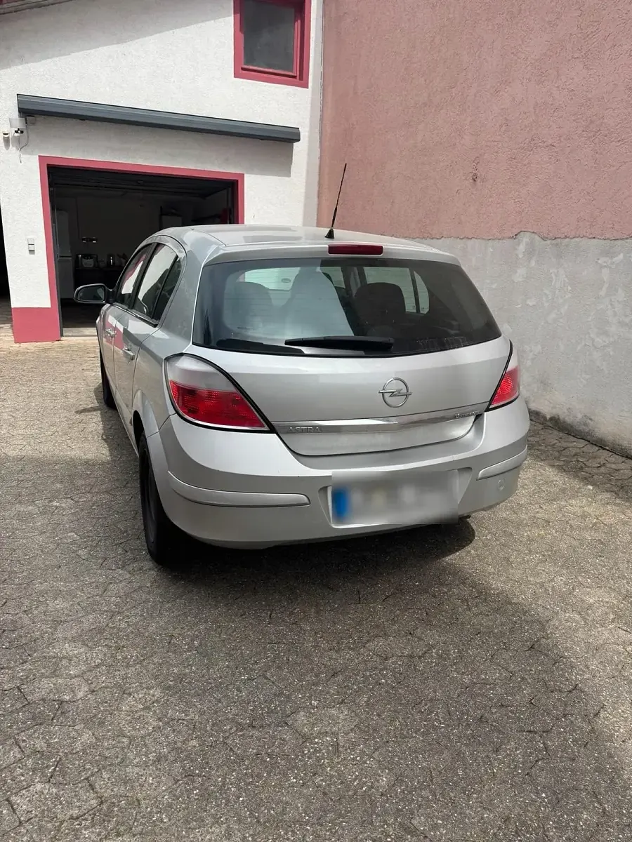 Gebraucht Opel Astra 101 PS (74 kW) 2004 Silber Kleinwagen