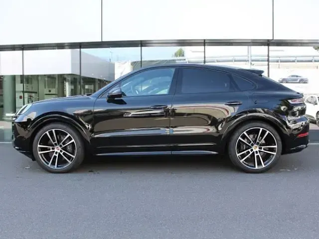Gebraucht Porsche Cayenne 471 PS (346 kW) 2026 Schwarz SUV