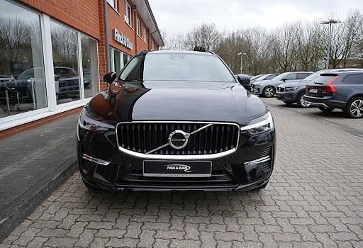 Gebraucht Volvo XC60 Core 197 PS (144 kW) 2023 Schwarz SUV