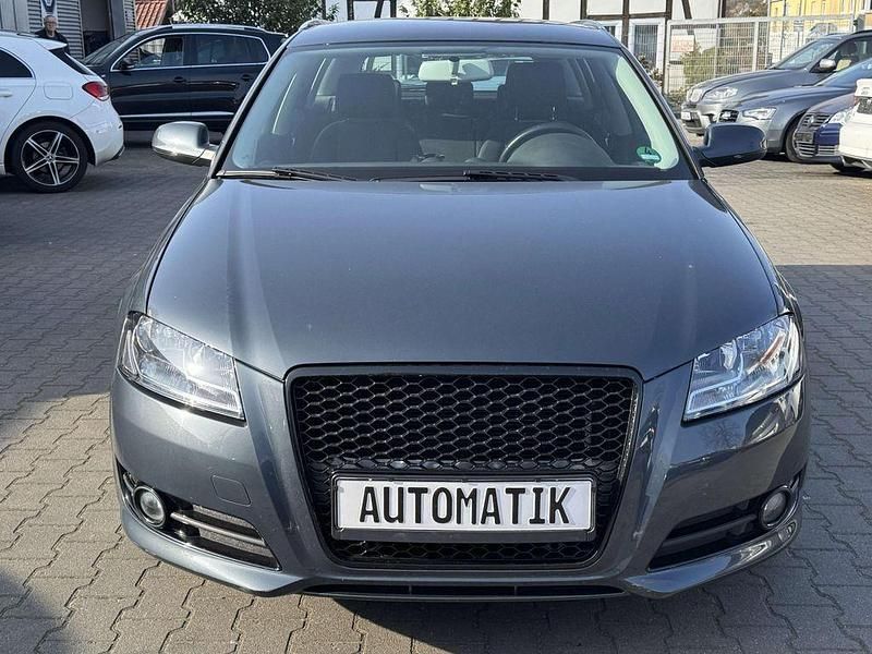 Gebraucht Audi A3 Attraction 125 PS (91 kW) 2011 Meteorgrau perleffekt Kleinwagen