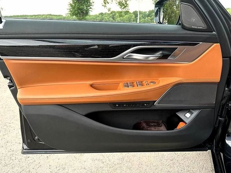 Gebraucht BMW 740 Performance 340 PS (250 kW) 2022 Schwarz Limousine