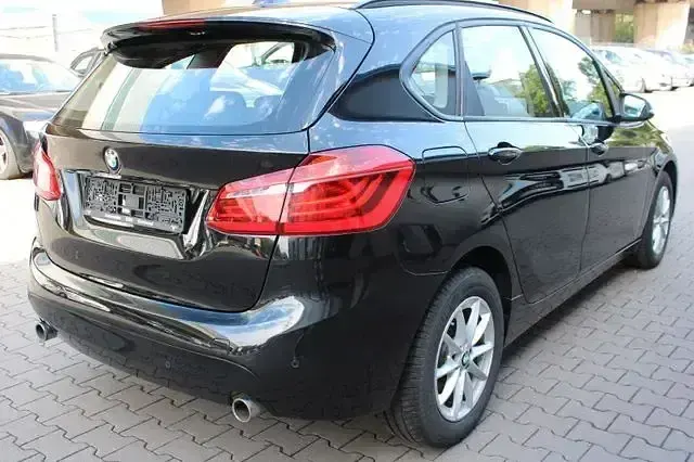 Gebraucht BMW 220 Active Tourer Basis 190 PS (139 kW) 2015 Schwarz Van / Kleinbus