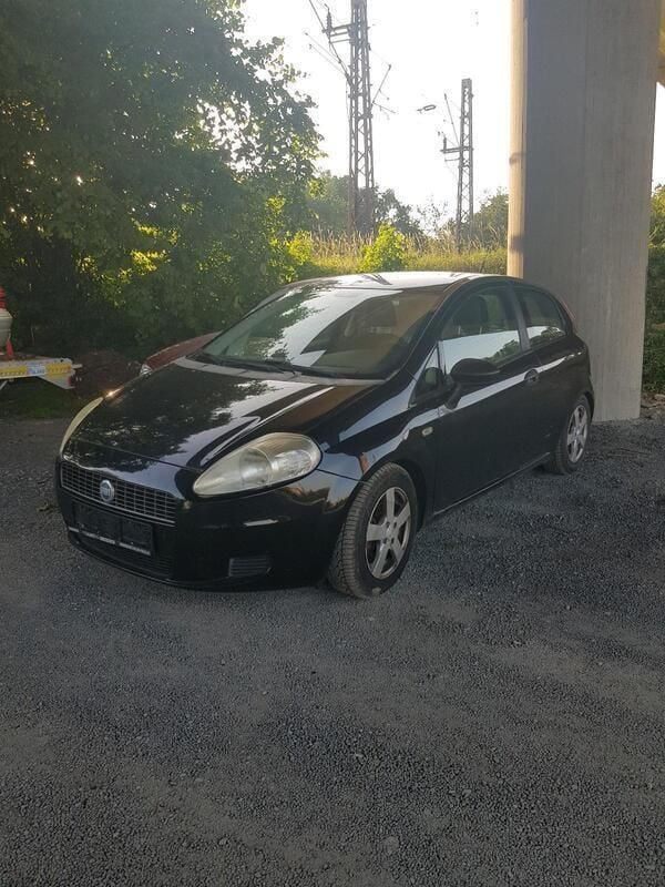Schwarz Gebraucht 2006 Fiat Grande Punto Kleinwagen | 650 € (Superpreis) - Bild 1/4