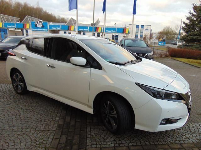 Gebraucht Nissan Leaf 360º 160 kW (218 PS) 2021 Weiß Kleinwagen
