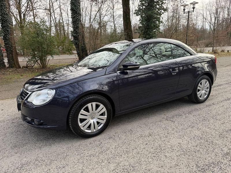 Gebraucht VW Eos 122 PS (89 kW) 2009 Blau Cabrio