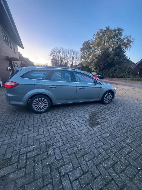 Grau Gebraucht 2009 Ford Mondeo Kombi | 4.600 € (Etwas zu teuer) - Bild 1/4